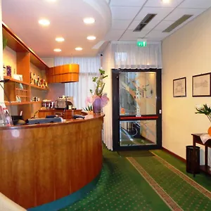 *** Hotel Select Italy