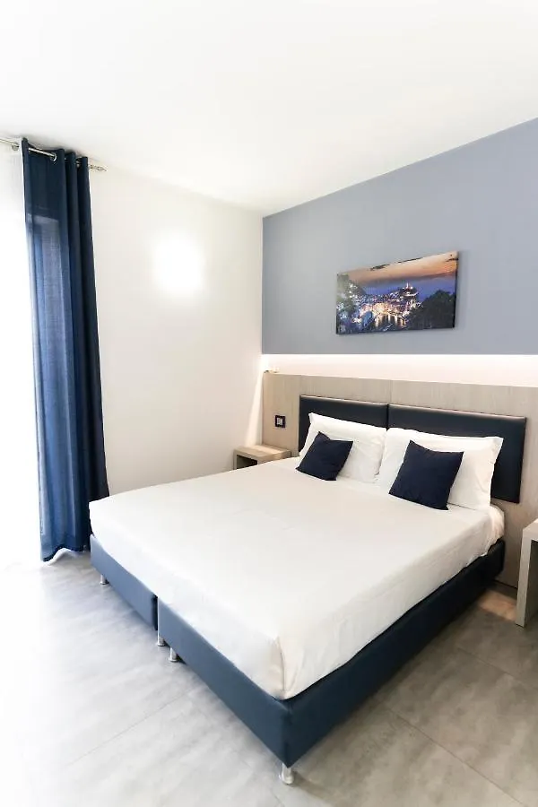 Eden Rooms La Spezia 2*,  Italy