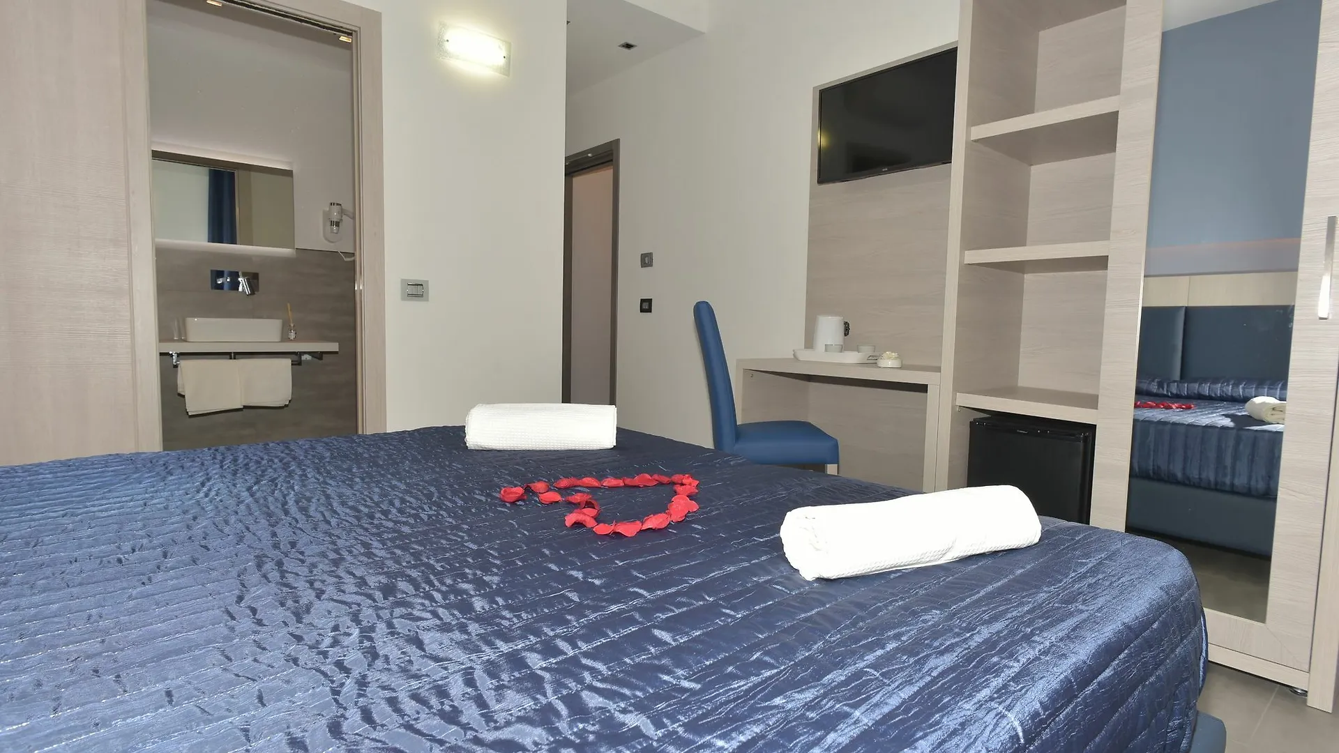Eden Rooms La Spezia 2*,  Italy